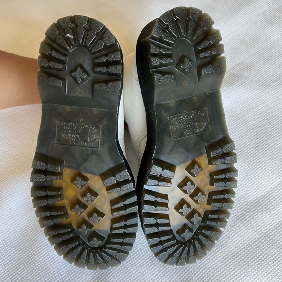 Dr. Martens Devon Heart Platform Boots - Picture 11 of 16